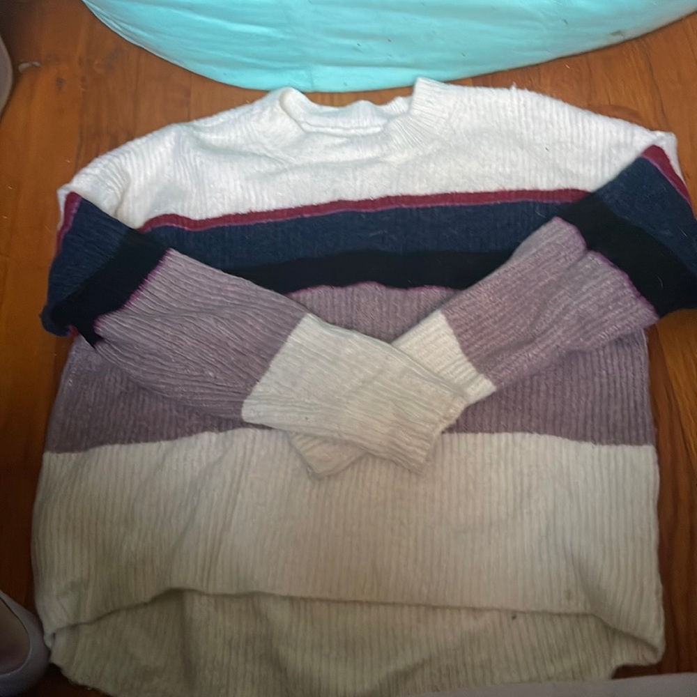 American eagle sweater size medium